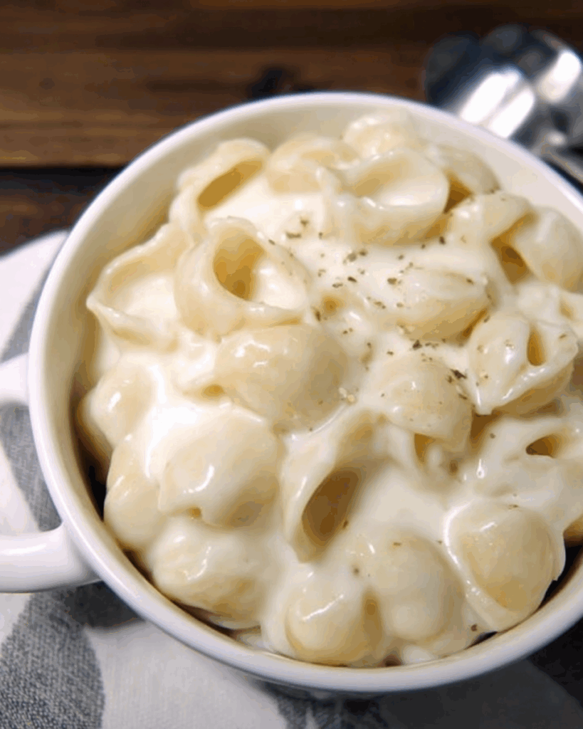 Creamy White Cheddar Mac and Cheese 2