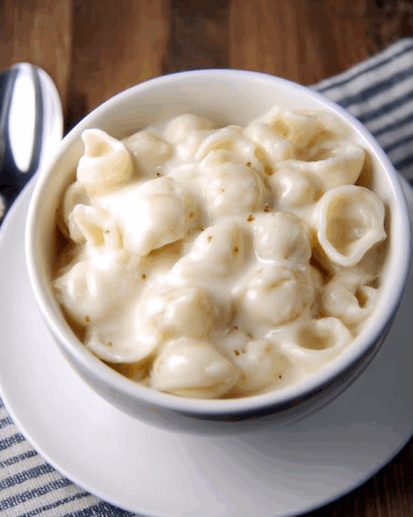 Creamy White Cheddar Mac and Cheese 3